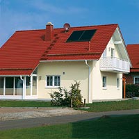 Solarmodule auf einem Wohnhaus